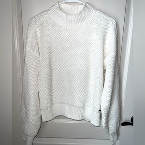 *SOLD* Hollister White Mock-Neck Woven Cropped Crewneck Sweater - Size M